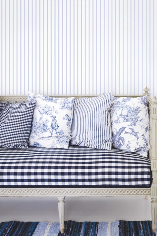 Обои Aura Smart Stripes II G67564 фото в интерьере